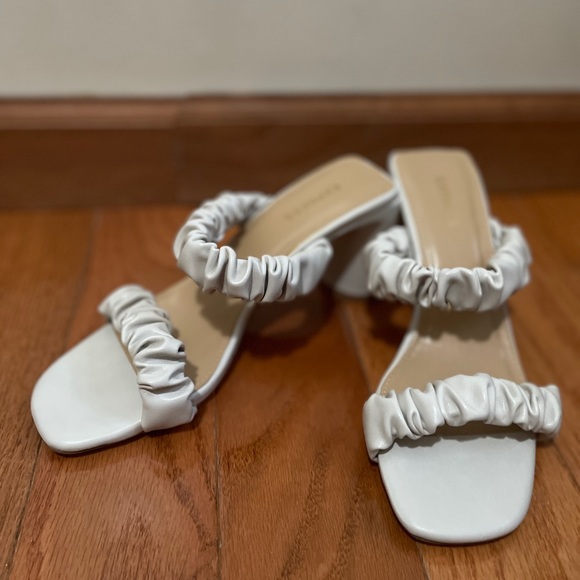 Express Ruched Double Band Heeled Sandals size 5.5-6 - Picture 8 of 11